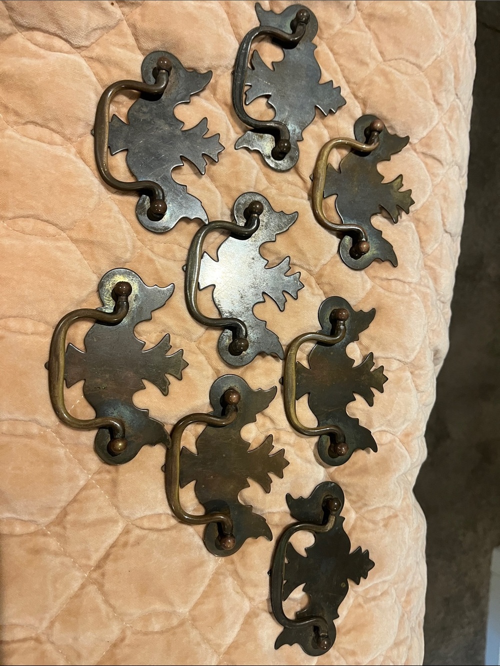 Antique Brass Tone Leaf Drawer Pulls - Set of 8